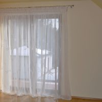 firana na taśmie obszyta górną kantą