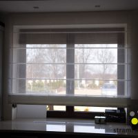 roleta firanowa w kuchni